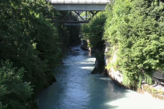 Natürliche Panzersperre  ( Kandergraben )